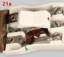 Stauch switched appliance connector, inside