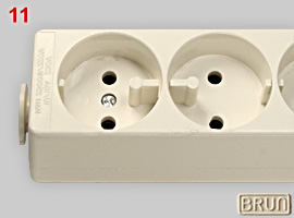 CEE 7/17 multi-outlet for extension cord